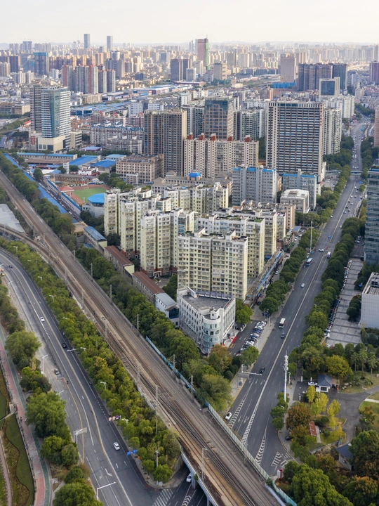 许多高楼大厦的大城市