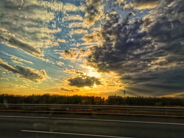 夕阳天边晚霞