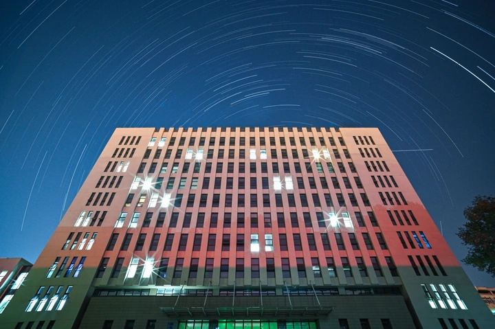 华中科技大学地标星轨