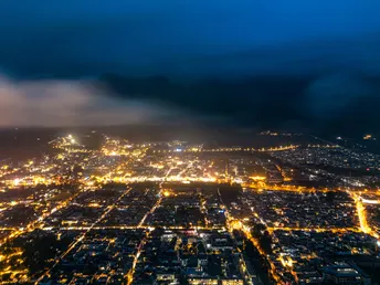 夜晚的城市夜景