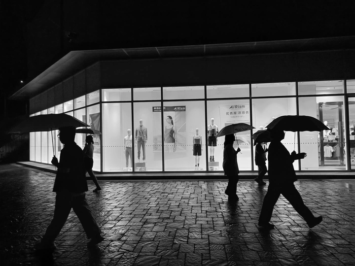 雨夜的人