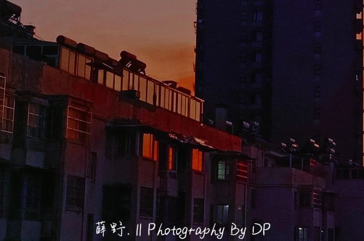 夕阳与房子