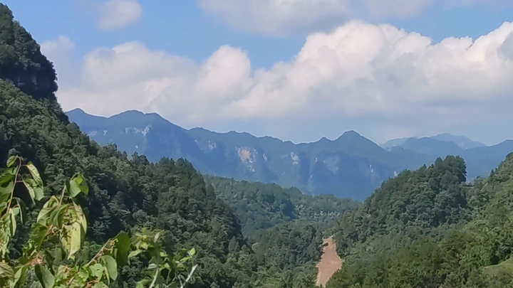 山间~