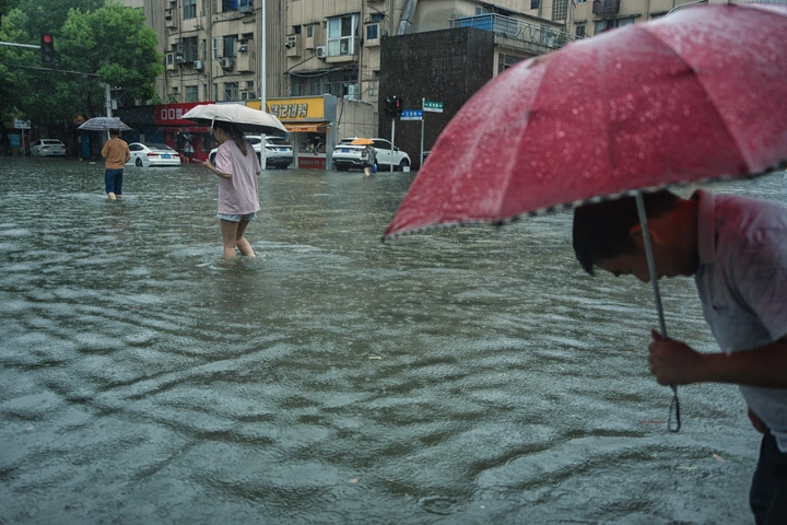 暴雨下的襄阳