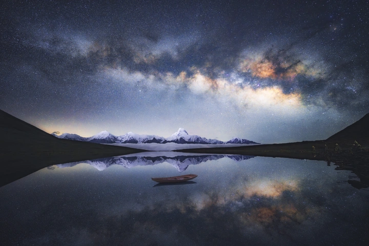 满船清梦压星河