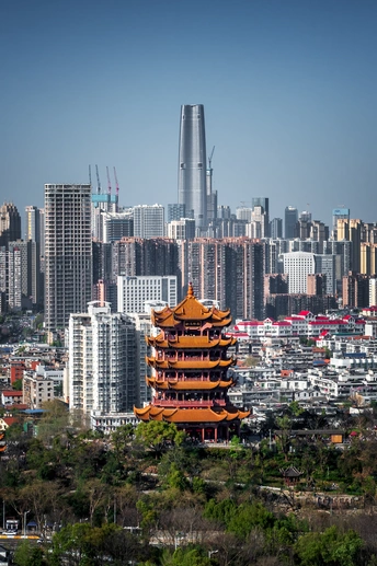 武汉绿地同框黄鹤楼