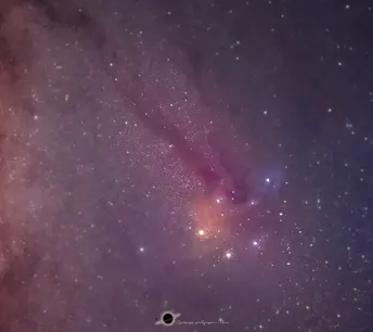 天空中的黑洞图像