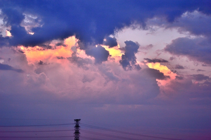 《夕阳·大专》
