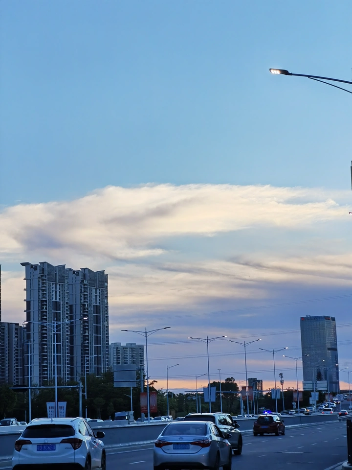 《绩效天空》