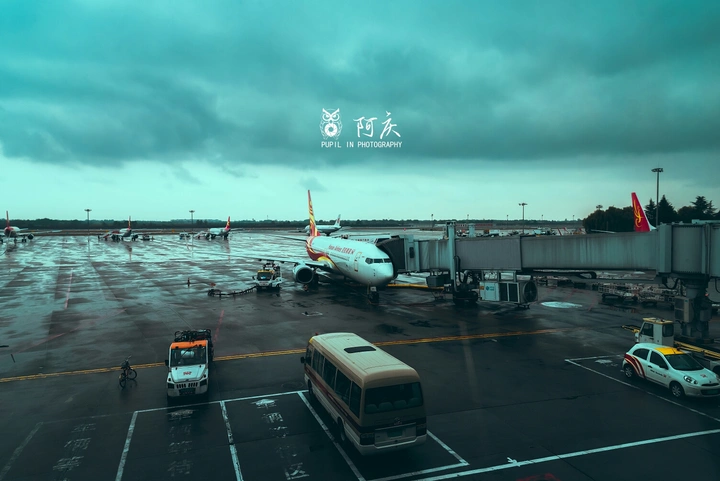 西安（咸阳）机场候机楼。
       