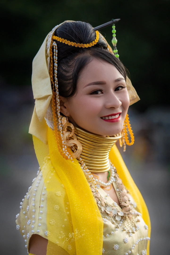 缅北巴东族女子