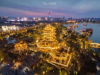 夜晚的万象之都