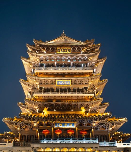 夜晚的大楼或寺庙的夜景