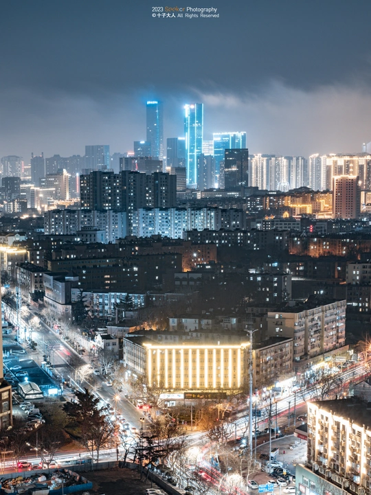 城市的夜景轮廓