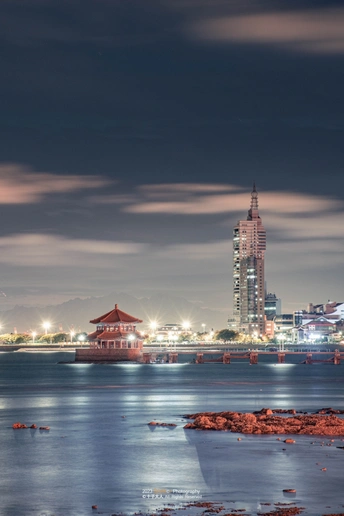 夜晚照亮的城市