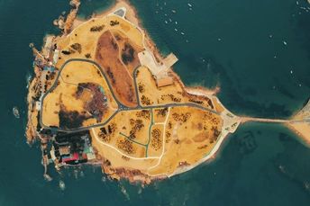 印度洋上的一个岛屿的 aerial view