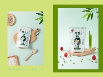 一系列带着一袋食物的照片