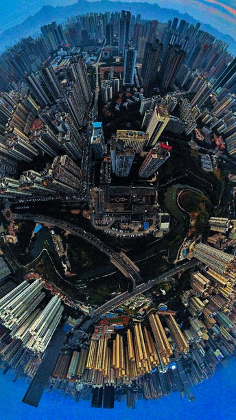 从天空俯瞰 一个拥有众多建筑和摩天大楼的大型城市的模型。