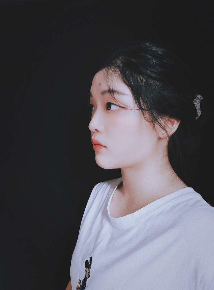 侧脸人像