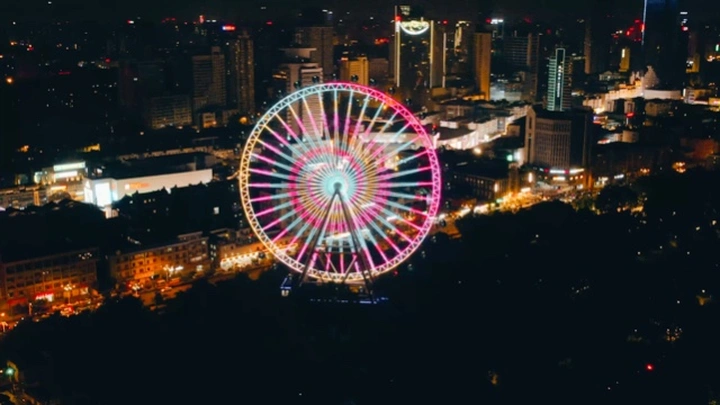 爱心摩天轮