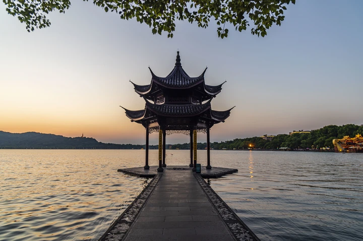 西湖集贤亭景观