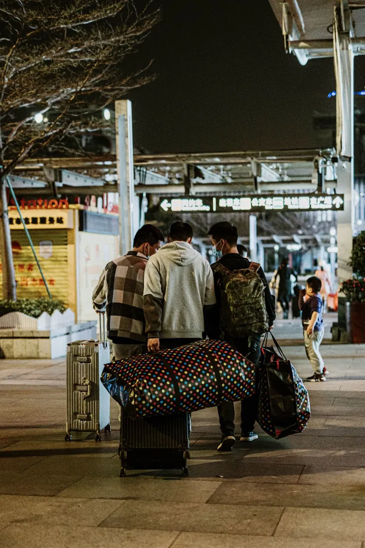 来了就是深圳人