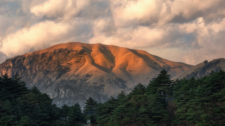 日照群山