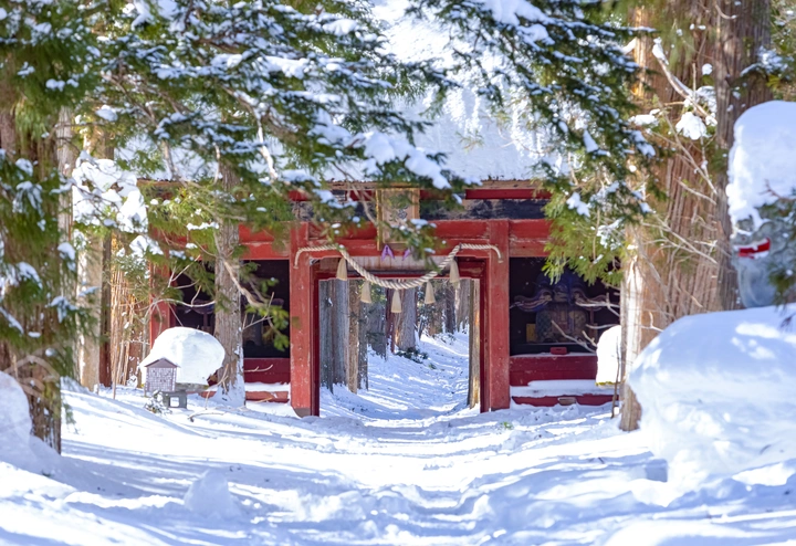 户隐神社