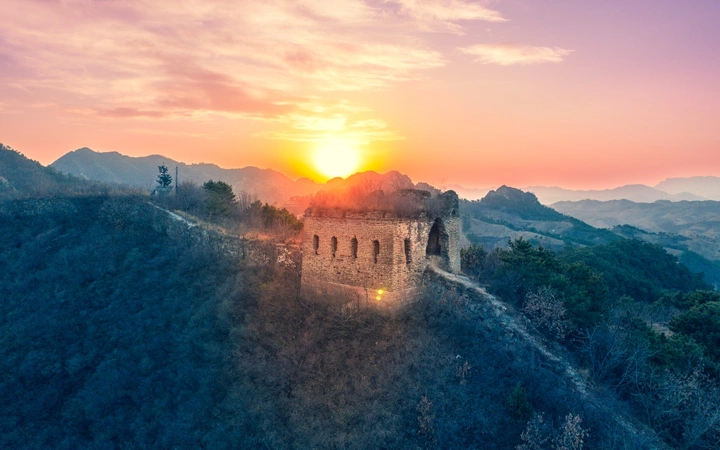 夕阳下的长城