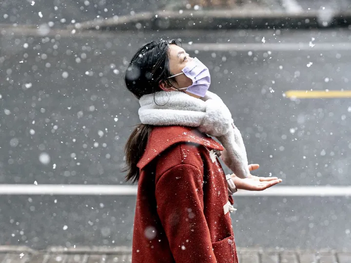 我慢慢地听 雪落下的声音