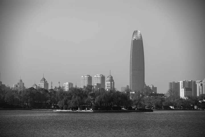 大明湖的黑白光景