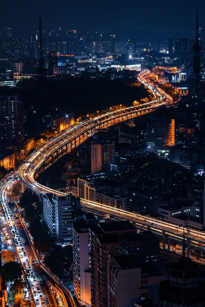 登上63层，一睹城市夜景