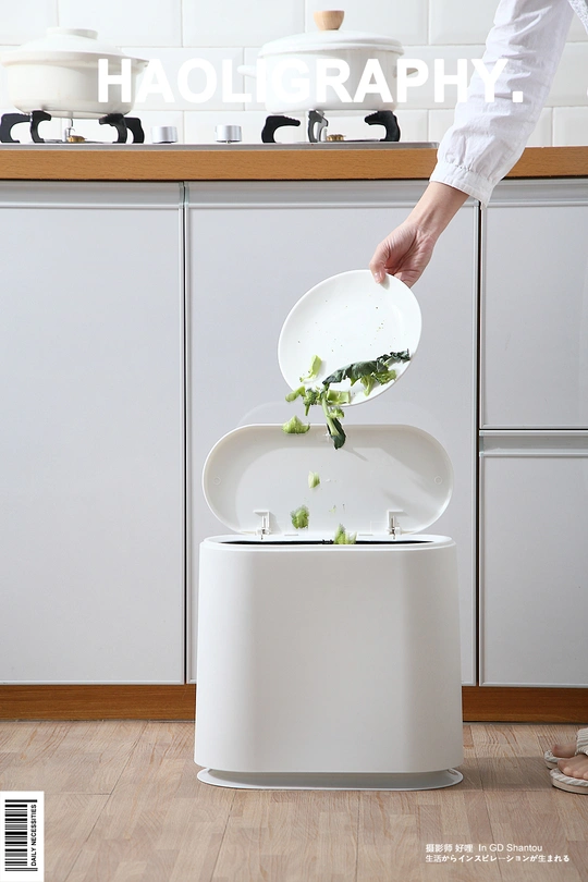 一个人正在厨房准备食物