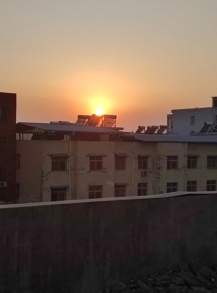 太阳在太阳能上休息