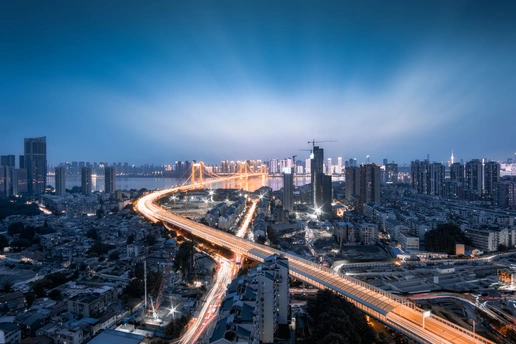 夜晚的城市照片