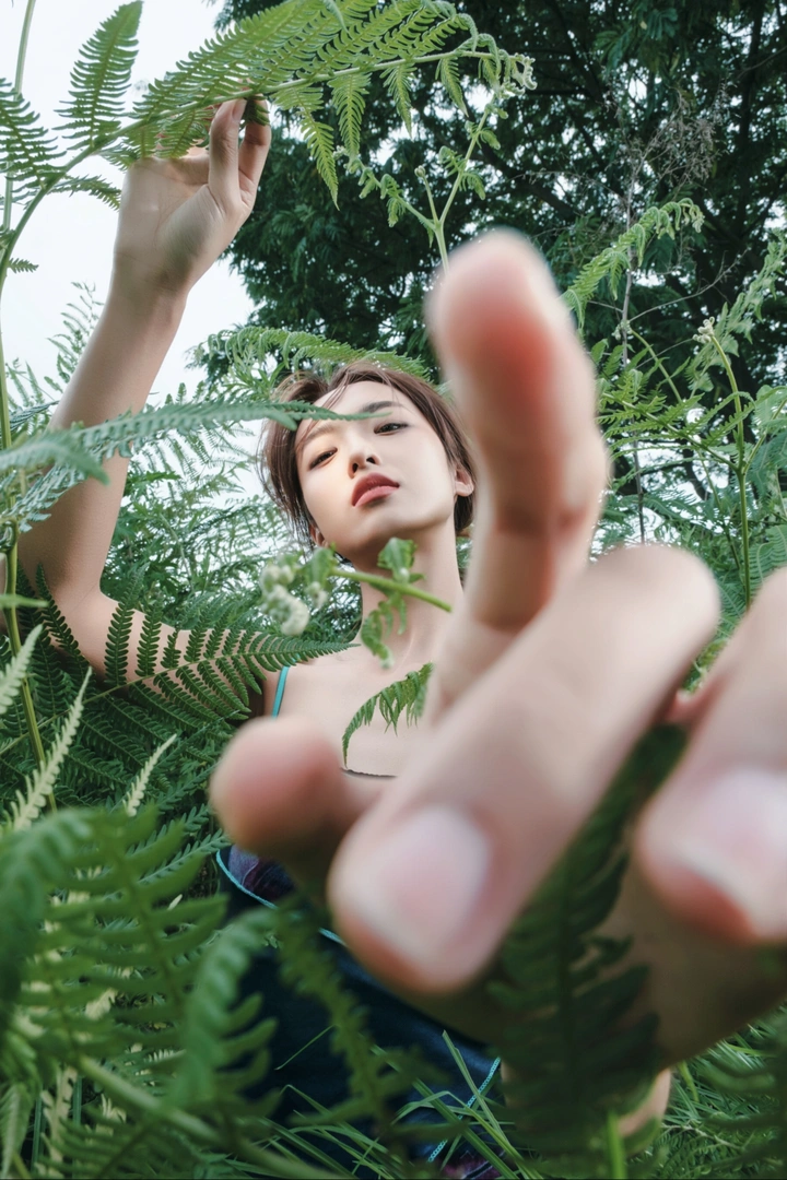 酷似巩俐的姑娘