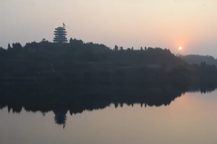 李文全随拍：倒影的眼眸，是一座
