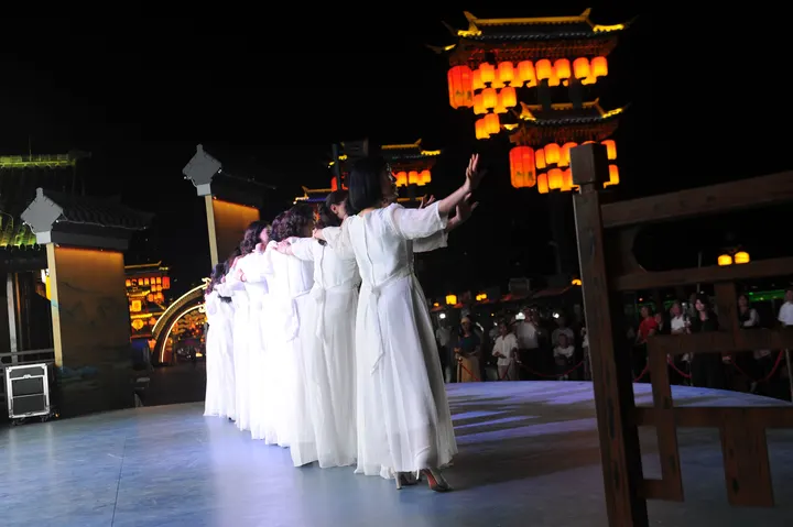 李文全随拍：用一句祝福，触摸萤火的期待