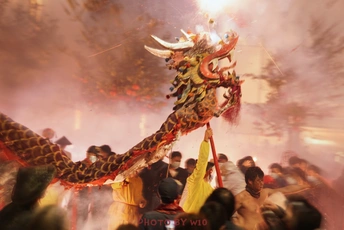 在节日上有一条大龙