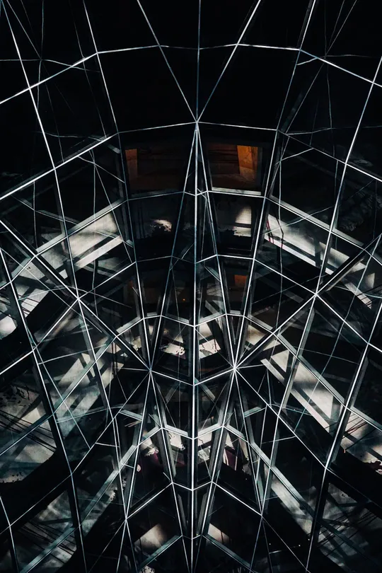 伦敦的一座办公楼的玻璃屋顶