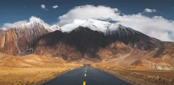 在某无人之地的空路上