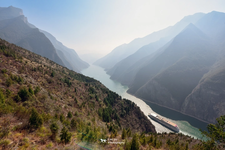 山下的瞿塘峡