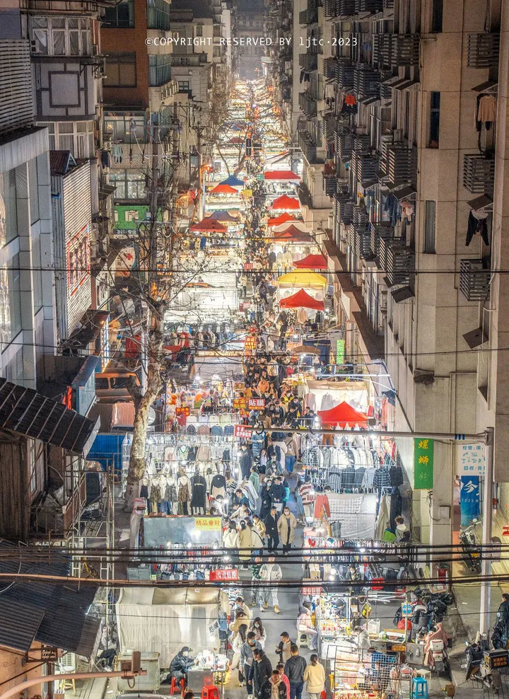 保成路夜市