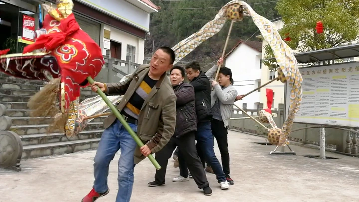 大年初三——路遇耍龙灯！