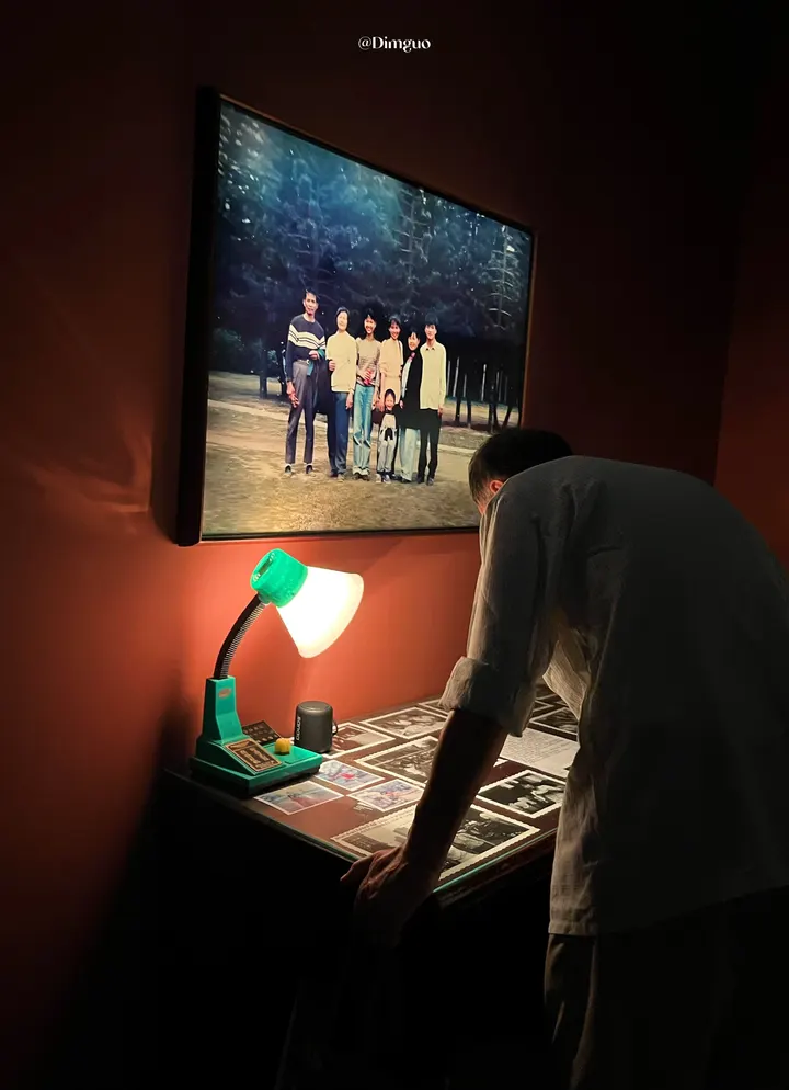 看展的老人