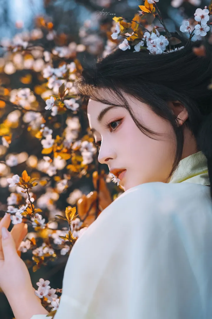 琼英簌簌，素影摇清风🌸