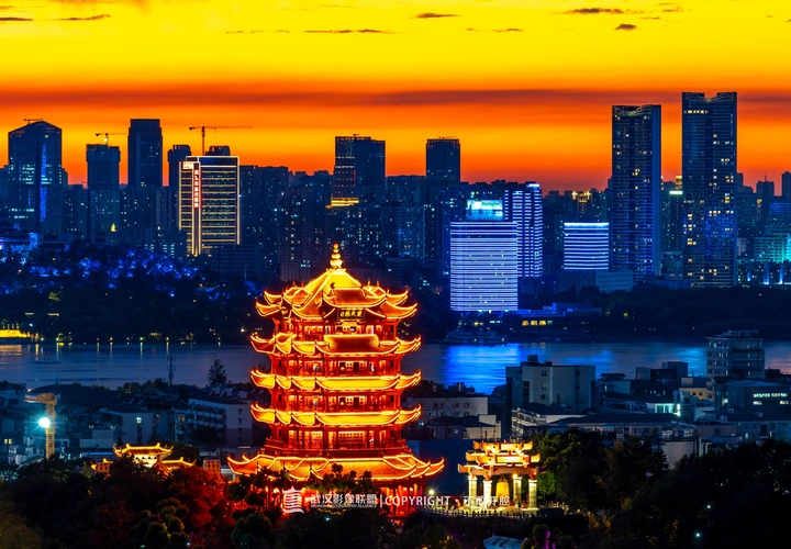 漫漫黄昏映楼阁