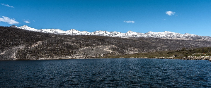 高山与湖泊