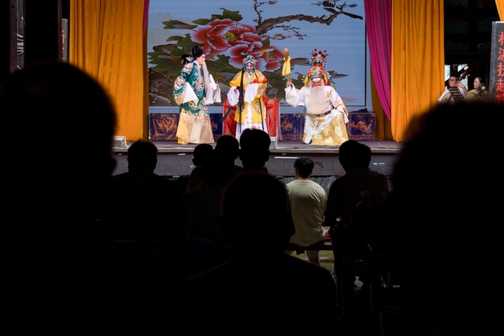 游荡在乡间