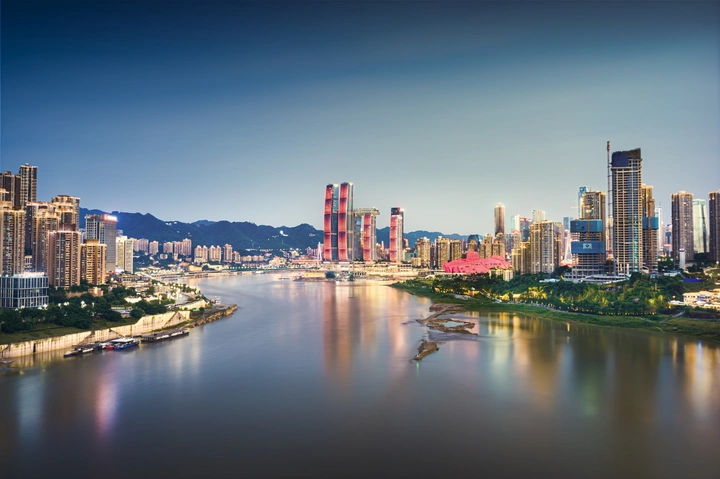 重庆落日下的夜景
